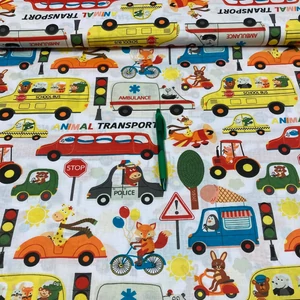 fehér alapon színes járművek mintás pamut karton