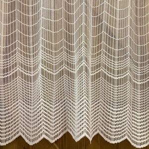 fehér színű hálós függöny anyag