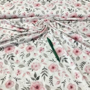Fehér alapon rózsa mintás kevert szálas pólóanyag 80 cm-es darab