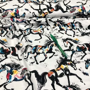 Fehér alapon ló mintás pamut futter szabadidő anyag