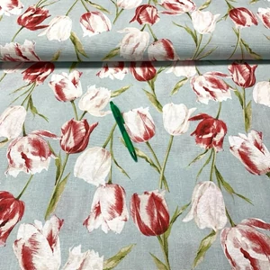 Halványkék alapon tulipán mintás loneta vászon