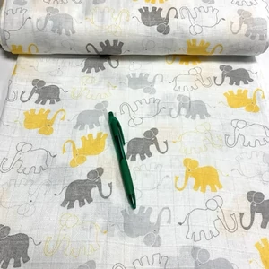 Fehér alapon sárga-szürke elefánt mintás pelenka anyag