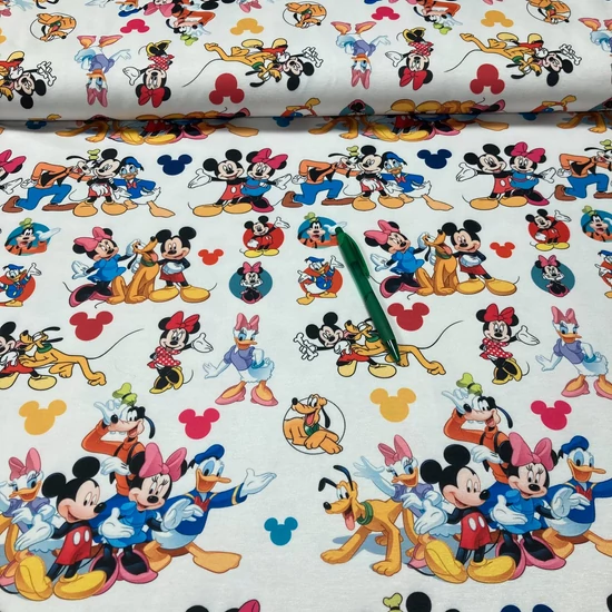 II: osztályú Disney,Mickey, Donald mintás futter anyag