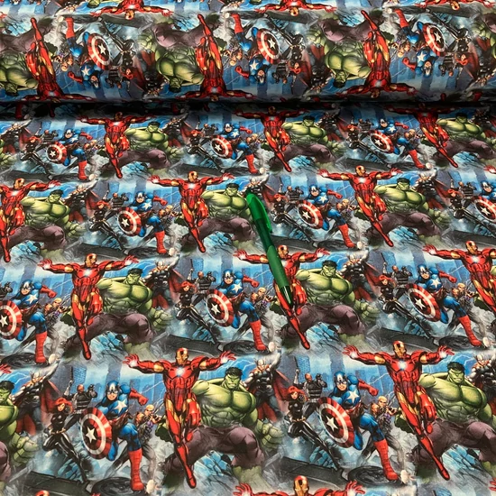 Marvel mintás kevert futter szabadidő anyag