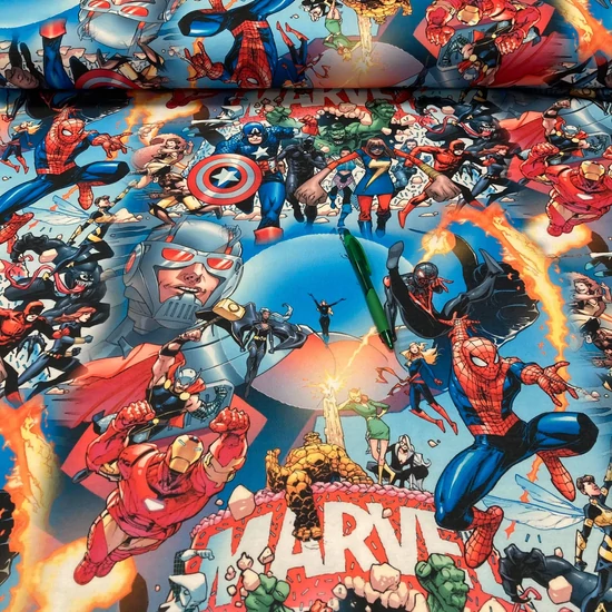Marvel mintás kevert futter szabadidő anyag