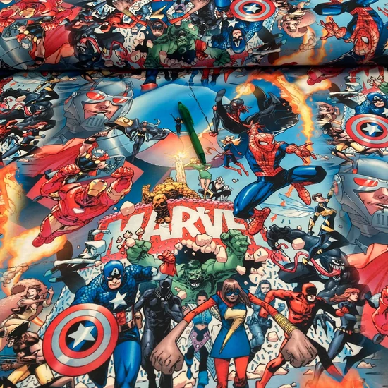marvel mintás kevert szálas futter 45 cm