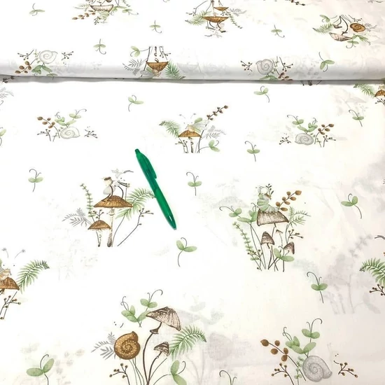 Fehér alapon gomba, hangyácska mintás pamut karton